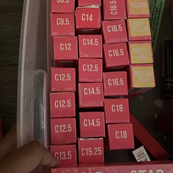 Jeffree star bundle
55 lipglosses
40 concealers
Over 150 pieces see pictures - Picture 3 of 14